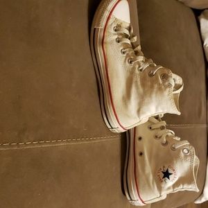 White all star Chuck converse shoes